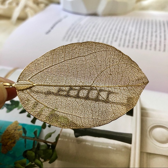 Aldo Golden Leaf Necklace - Picture 3 of 5